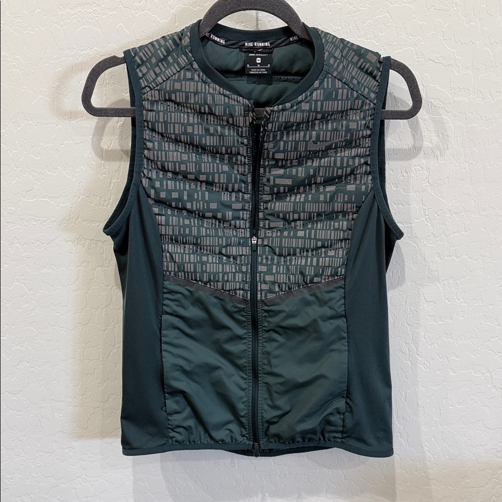 Women’s Size Medium Nike Running Reflective Vest